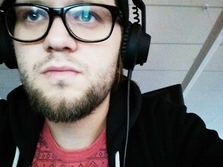 StartupCity DSM - Reading about how scientists link selfies to narcissism, addiction, and mental illness.