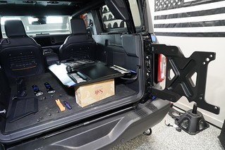 Auto - Installing the iAG tailgate reinforcement