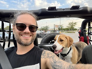 Waiting on Kari at the grocery. Very concerning.