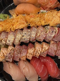 Sushi - Bout to eat these sliced up fishies