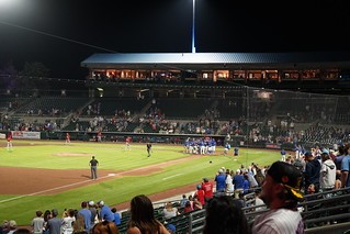 Baseball - Cubs win in extra innings