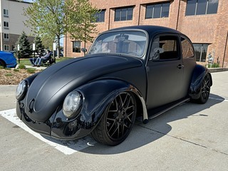 Volkswagen - Look at this murdered out VW Bug