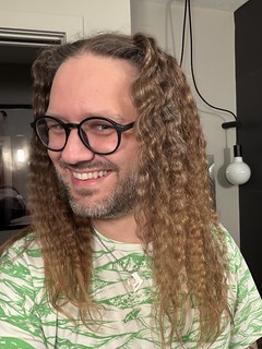 Honey! Come see how good I look!