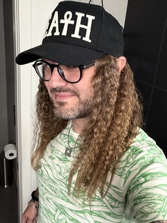 Gonna go to the hip hop show like this