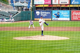 Baseball - Big time leg lift