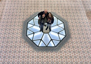 frame - Just hangin around