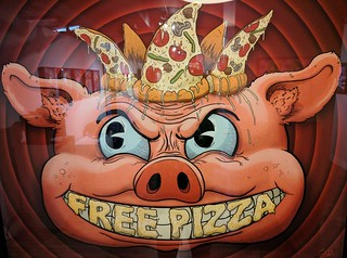pizza - Porky Pig. Free pizza.