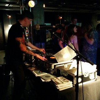 DJ Eight Ten / Jeff Eaton spinning 45s