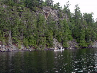 Rock faces along Ottertrack Lake