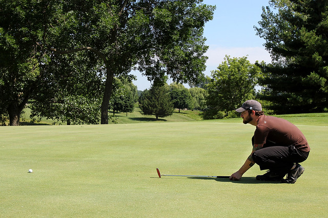 Lining up putts