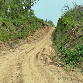 Off-roading - Peach Avenue