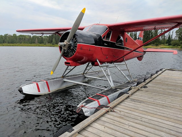 A little baby pontoon plane