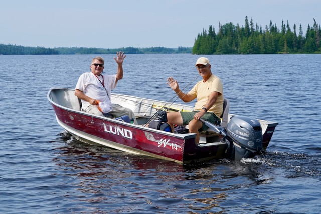 Tom and Jim head rearin to catch some walleye