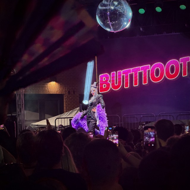 BUTT TOOT