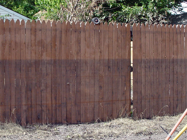 Water levels on a fence