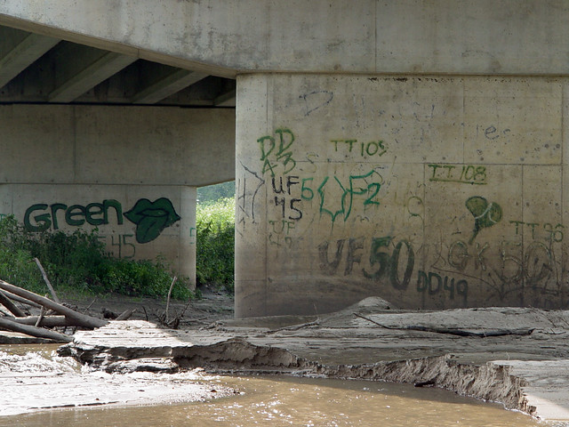Delt Suck Keg Graffiti