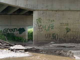 Kayaking - Delt Suck Keg Graffiti