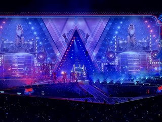 Semi - Singin Texas Hold em on a dang semi