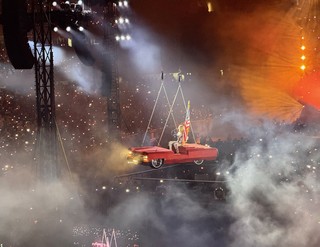 Beyoncé - Sixteen Carriages