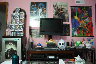 Tech - Hanging out in Vic's room