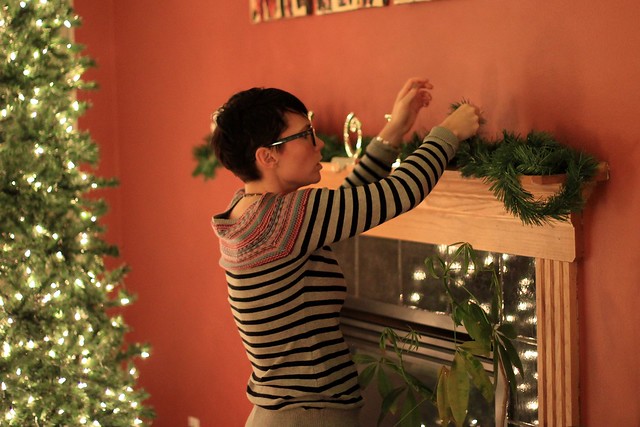Puttin up Christmas decorations
