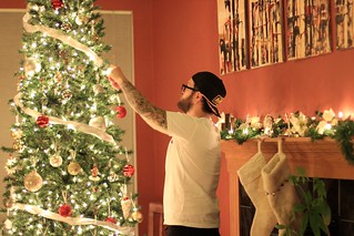 Puttin up Christmas decorations