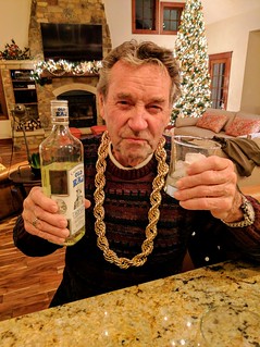 Drinks - Drinkin some gin with John