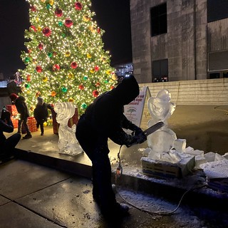 Art - Carvin  Ice Sculptures