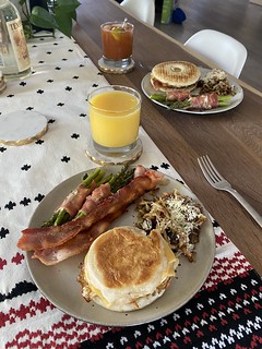 Kari kills the Christmas breakfast