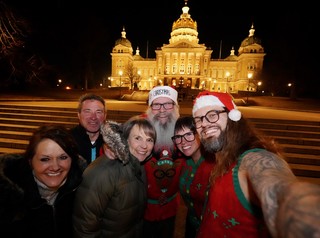 frame - Capitol selfie pit stop