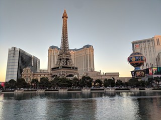 Waiting for the fountains at the Bellagio
