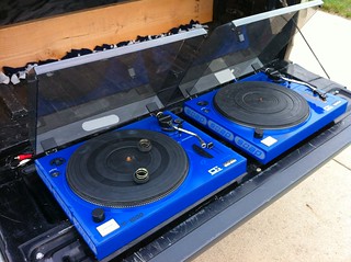 Goodwill wouldn't even take these shitty turntables. Trashed.