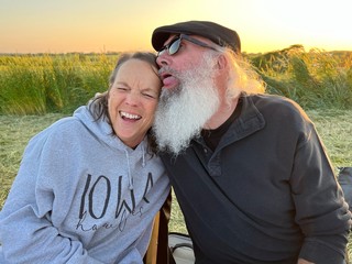 Sunset - Sloppy forehead kisses for lovers