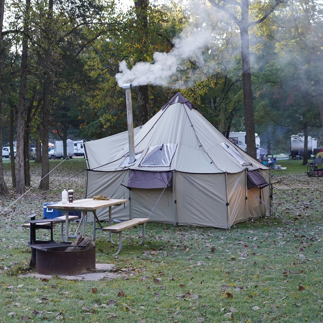 This dude had a pretty sweet winter camping set up
