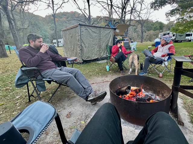 Cold camping means: hanging by the campfire
