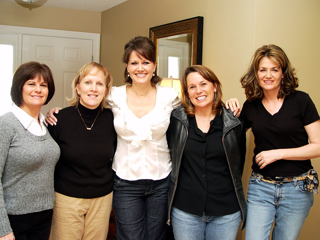 Nina, Michelle, Mom, Sherry, and Carolyn