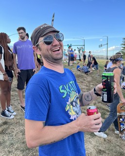 frame - Havin a gay old time