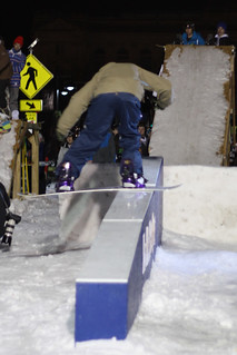 Snowboarding - Backslide Tailslide