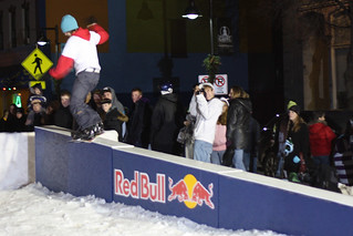 Snowboarding - Backside boardslide