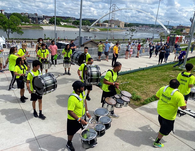 The Isiserettes make an appearance