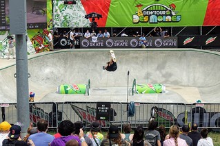 Skateboarding - Flippy over the hippy