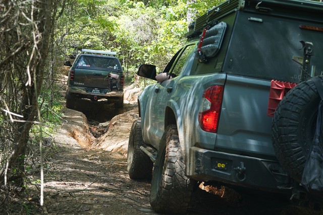 Splittin some giant ruts