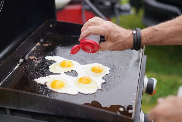 Wakey Wakey, eggs after bakey