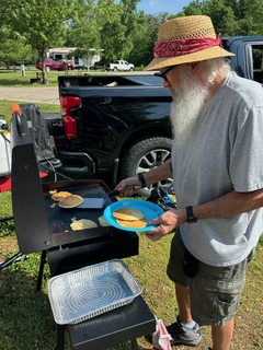 Cooking - Makin up some pancakes