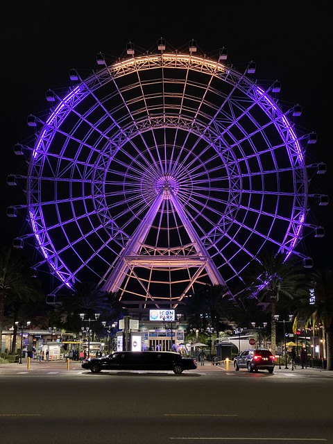 The Orlando Eye lit up for Kobe Bryant