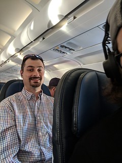 Flying - Look at this nerd behind me