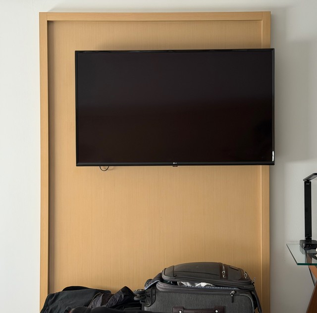 I hate this hotel with my entire soul