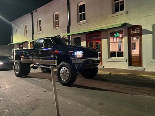 This lifted king ranch with the semi shoes was ridic