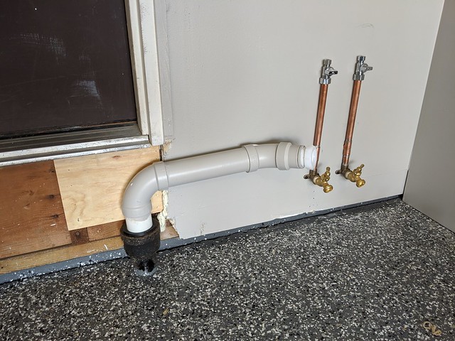 Garage sink plumbing: installed