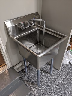 Garage sink: installed
